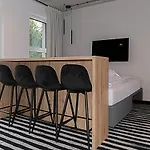Vacationclub - Green Port Resort Apartament 405